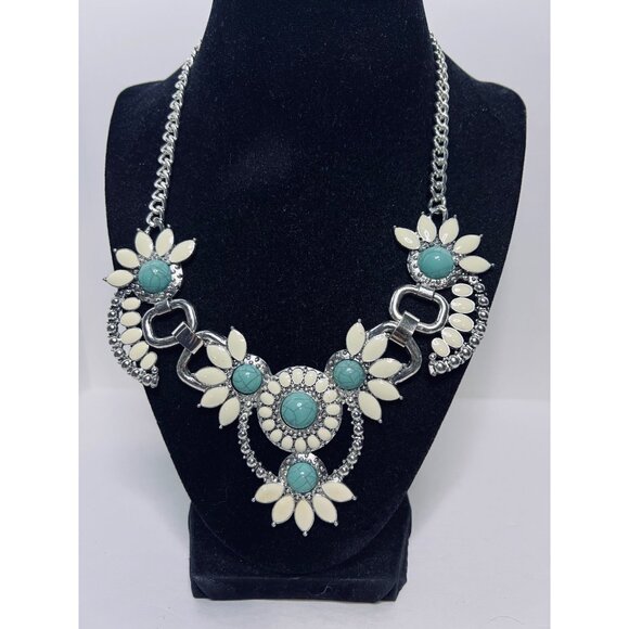 Avon Jewelry - Avon Silver Tone White Enamel And Faux Turquois Statement Necklace (6160)